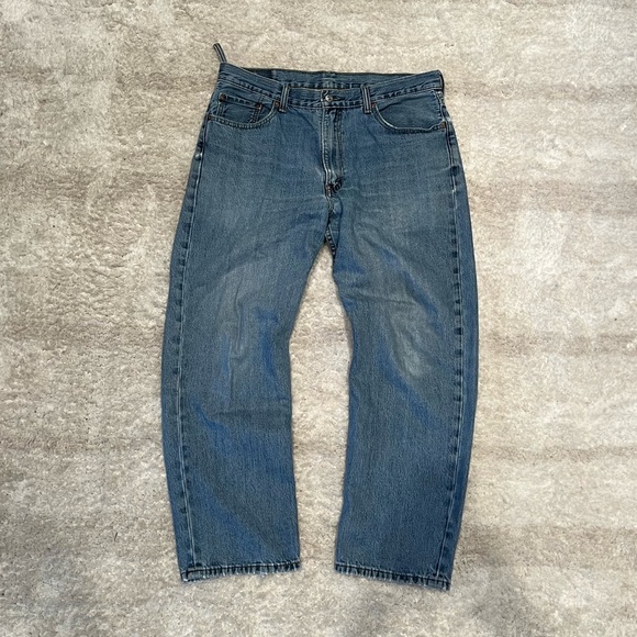 Levi’s 550 Jeans - Picture 1 of 3